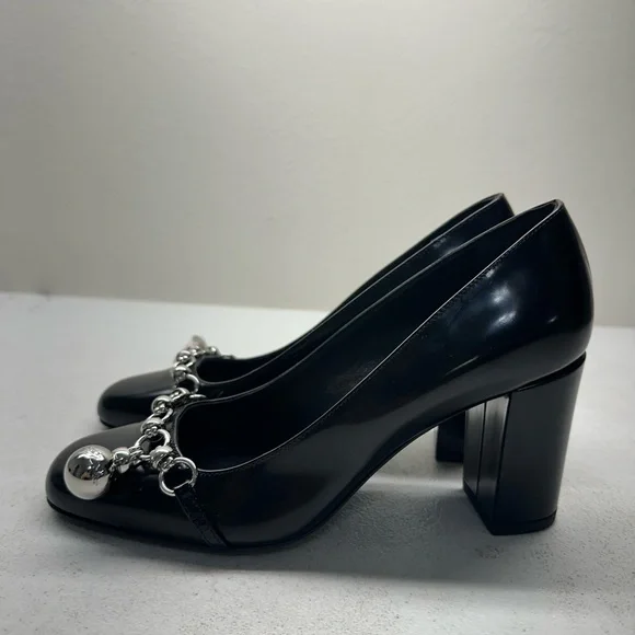 Elegant Burgundy Heels with Silver Accents - Picture 5 of 9